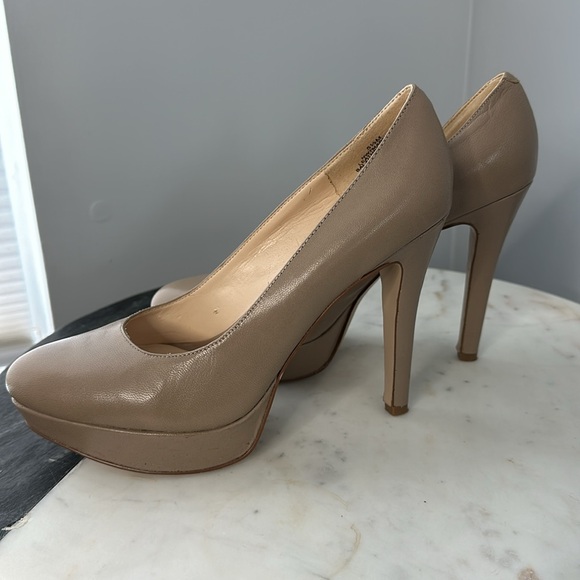 Nine West Marnia Nude Platform Heels - Picture 10 of 10